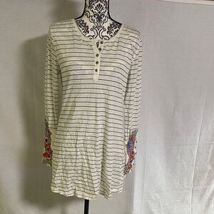 Aratto Silent Gourney  Henley Striped Tunic with Floral Accent Cuffs Lace